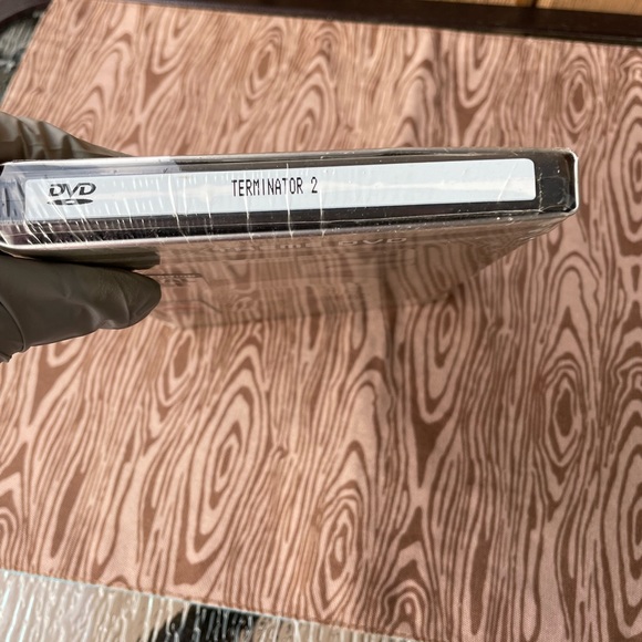 Limited Edition T2 DVD - Picture 3 of 3